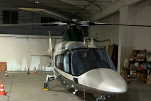 Военным ВСУ передали арестованный вертолет олигарха Жеваго