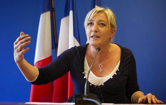Лидер французских ультраправых Марин Ле Пен предстанет перед судом