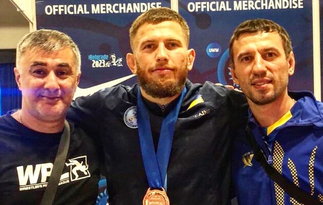 Український борець Фільчаков виграв медаль на ЧС та відмовився від спільного фото з росіянином
