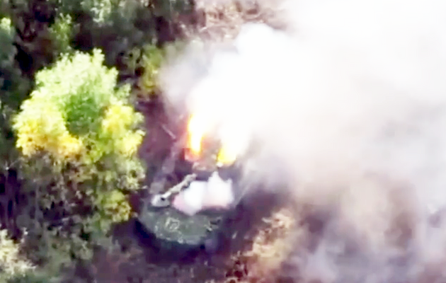Український дрон розніс на друзки танк росіян