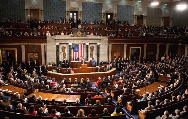 Сенат США проголосував за початок дебатів про тимчасовий бюджет, щоб уникнути призупинення роботи уряду