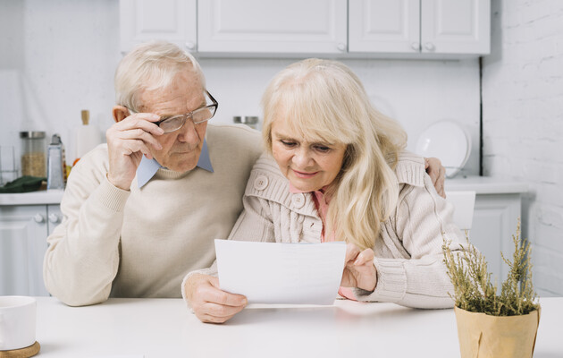Благодійна пожертва для пенсіонера: що треба писати у призначенні платежу