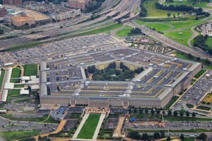 Приостановка работы правительства США замедлит возможности Пентагона компенсировать запасы вооружений, отправленных в Украину — Bloomberg