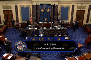 Шатдауна не будет: Сенат США в последний момент одобрил меры временного финансирования