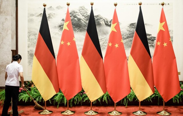 Politico: Німеччина посилює економічні зв'язки з Китаєм, незважаючи на настрої партнерів
