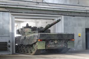 Украина получила первые восстановленные танки Leopard от Польши