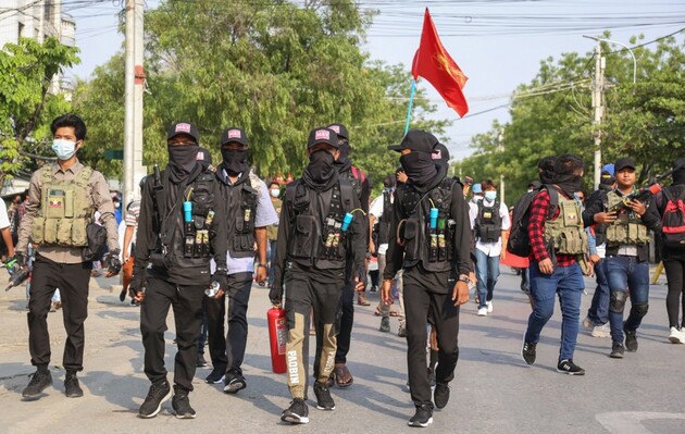 Держкомпанії Індонезії продовжують таємно постачати зброю М'янмі – активісти