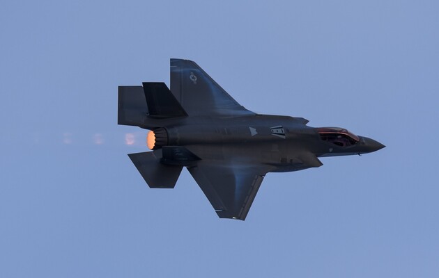 Китай, ймовірно, розробляє аналог літака F-35