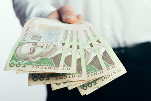 Профсоюзы требуют установить новую минимальную зарплату в Украине