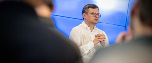 Кулеба призвал союзников увеличить помощь Украине после ракетного обстрела села Гроза в Харьковской области