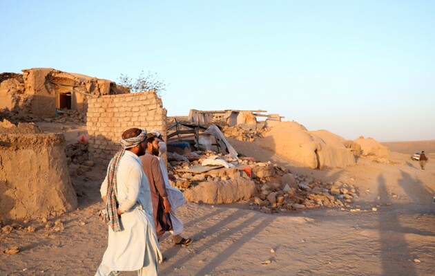 Подвійний землетрус в Афганістані забрав життя близько 200 людей