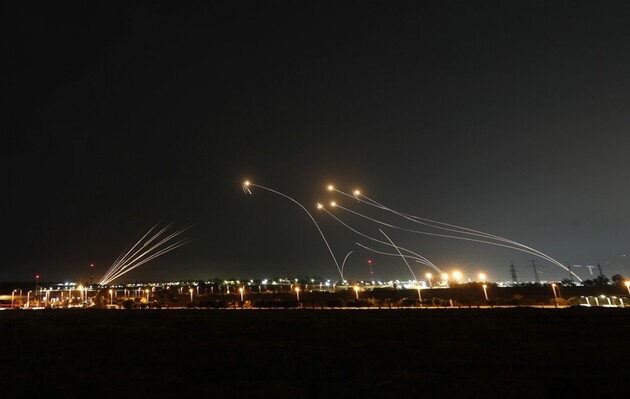Израиль просит у США высокоточные бомбы и ракеты для «Железного купола»