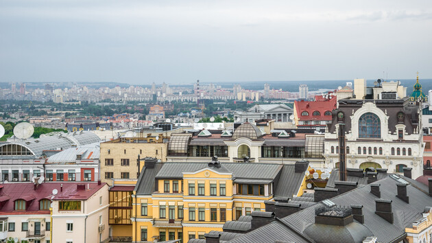 У Києві окремі будівлі підключають до тепла, КМДА відзвітувала про процес
