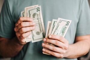 Эксперт спрогнозировал, каким будет курс доллара в 2024 году