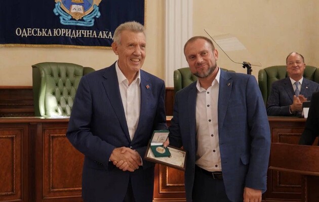 Директора Одеського теруправління НАБУ Деуліна нагородив фігурант справи НАБУ Ківалов