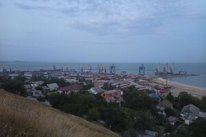 Первый морской балкер РФ вошел в Мариупольский порт