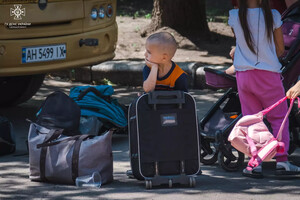 Из двух районов Донецкой области эвакуируют 250 детей