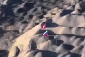 Враг установил свои флаги возле террикона под Авдеевкой. Воины ВСУ на видео снесли их дроном