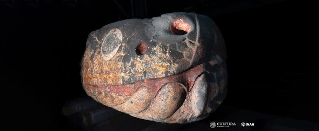 Після землетрусу в Мексиці знайшли гігантську голову змії часів ацтеків