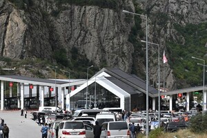 На границе между Грузией и РФ застряли семь украинцев