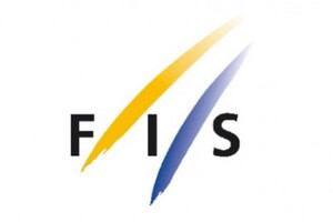 FIS продлила отстранение российских лыжников от международных соревнований