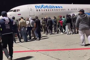 Натовп штурмував аеропорт у Дагестані через літак з Ізраїлю – ЗМІ