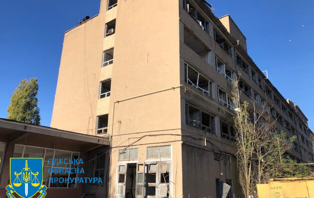 Атака ворога на судноремонтний завод на Одещині: зросла кількість поранених