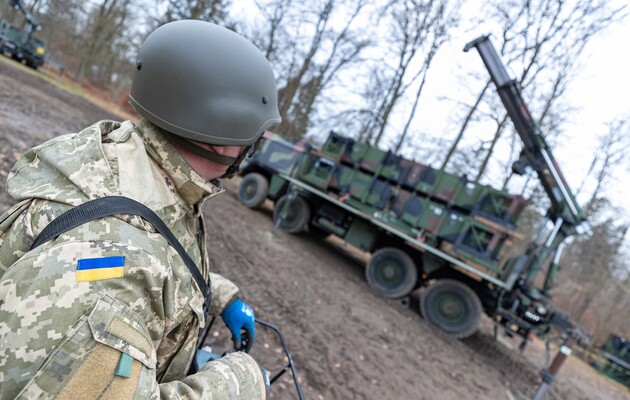 Новая группа украинских военных начала подготовку на ЗРК Patriot в Германии