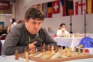 Украинский шахматист пожал руку россиянину на международном турнире