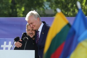 Литовский президент назвал основную причину задержки поставок снарядов Украине от ЕС