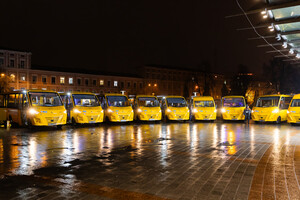 Евросоюз подарил украинским школьникам столько же автобусов, сколько их в этом году закупили за бюджетные средства