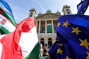 ЄС не піддасться на шантаж Угорщини — єврокомісар 
