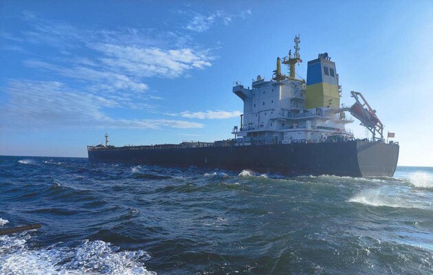Чи зупинив російський удар по цивільному судну рух експортним коридором – у Мінвідновлення відповіли