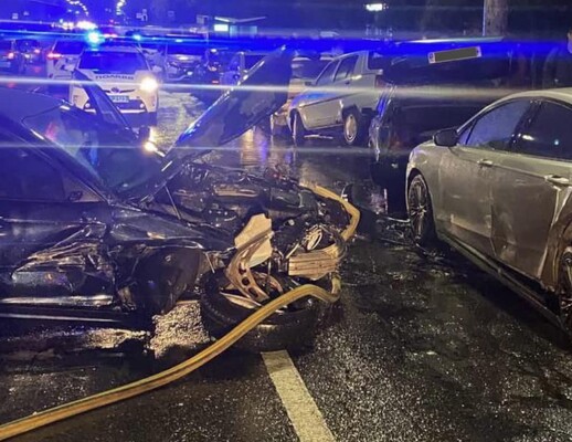 У Києві нетверезий водій “БМВ” пошкодив п’ять автомобілів – поліція