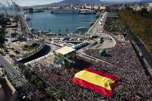 Десятки тисяч людей по всій Іспанії вийшли на протести проти угоди прем’єра з сепаратистами