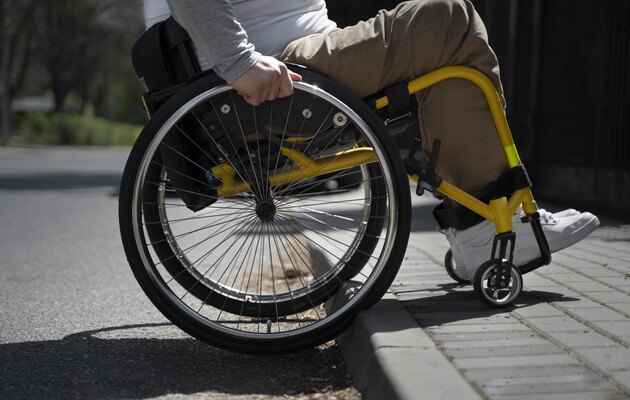 Люди з інвалідністю в Україні потребують фінансової, медичної та психологічної допомоги — опитування 