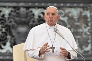 Папа Римський передав 100 тисяч євро для українських біженців