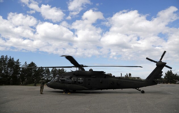 Чешские волонтеры собирают деньги на вертолет Black Hawk для ВСУ