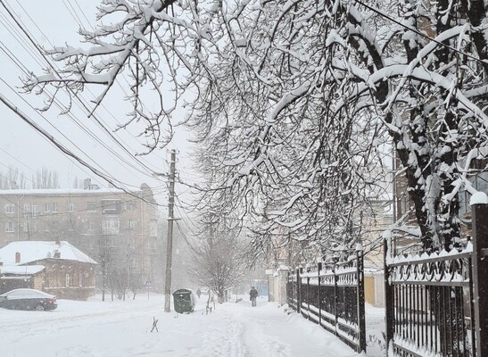 Сніг та ожеледиця: в ДСНС попередили про небезпеку