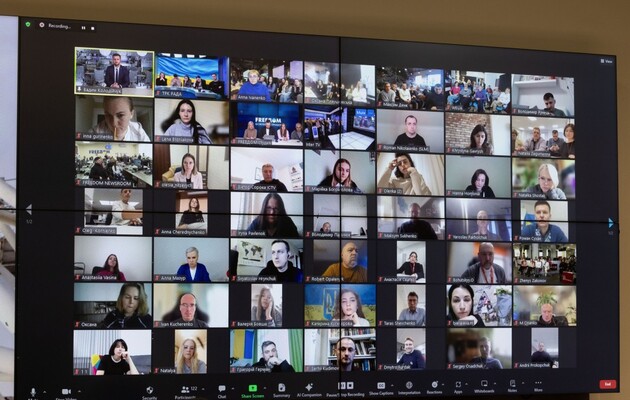 Президент поспілкувався з журналістами з нагоди Дня працівників радіо, телебачення та зв’язку