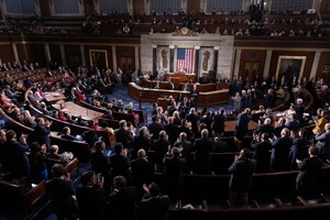 Схвалення допомоги Україні у Конгресі США ризикує затягнутися на місяць або навіть довше  — Bloomberg