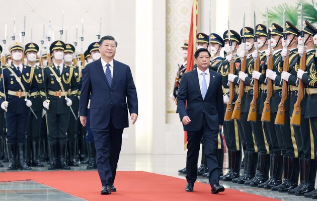 Президент Філіппін зустрівся з Сі Цзіньпіном, щоб знайти шляхи зниження напруженості в Південно-Китайському морі