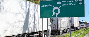 Польские перевозчики блокируют также на границе гуманитарные грузы