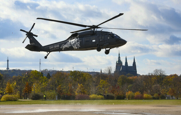 У Чехії та Словаччині зібрали більше €400 000 на гелікоптер Black Hawk для України