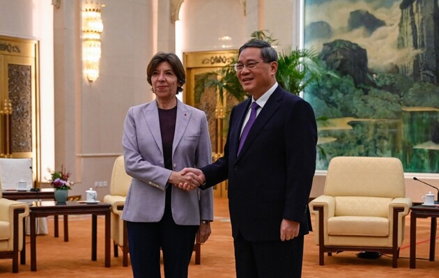 Напруга у відносинах ЄС та Китаю: глава МЗС Франції відвідала Пекін  