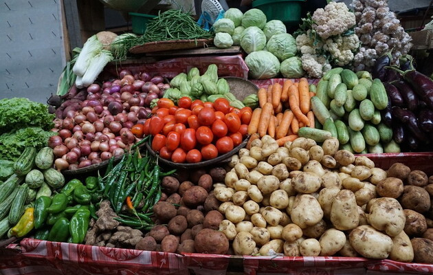 Стало відомо, який врожай овочів та картоплі зібрали українські аграрії