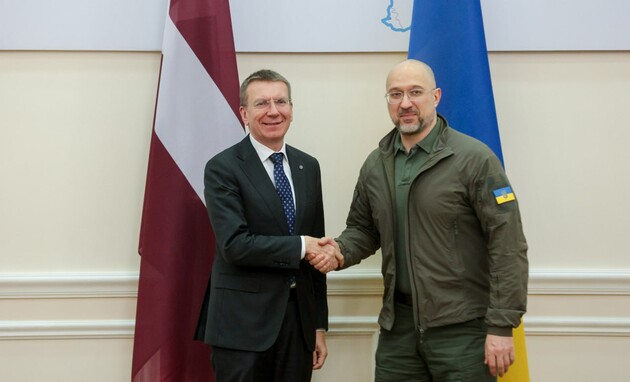 Шмыгаль заявил, что Латвия находится в тройке крупнейших доноров военной помощи Украине