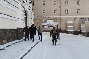 СБУ проводить обшук в Почаївській лаврі на Тернопільщині