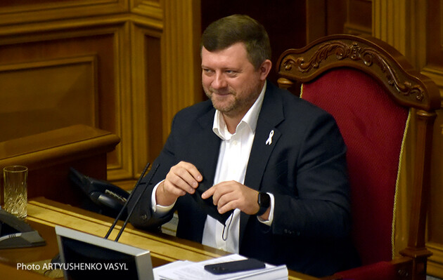 Корниенко объяснил, почему Порошенко запретили выезд из Украины
