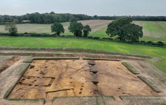 Археологи відкопали в Англії 1400-річний фундамент – можливо, язичницького храму